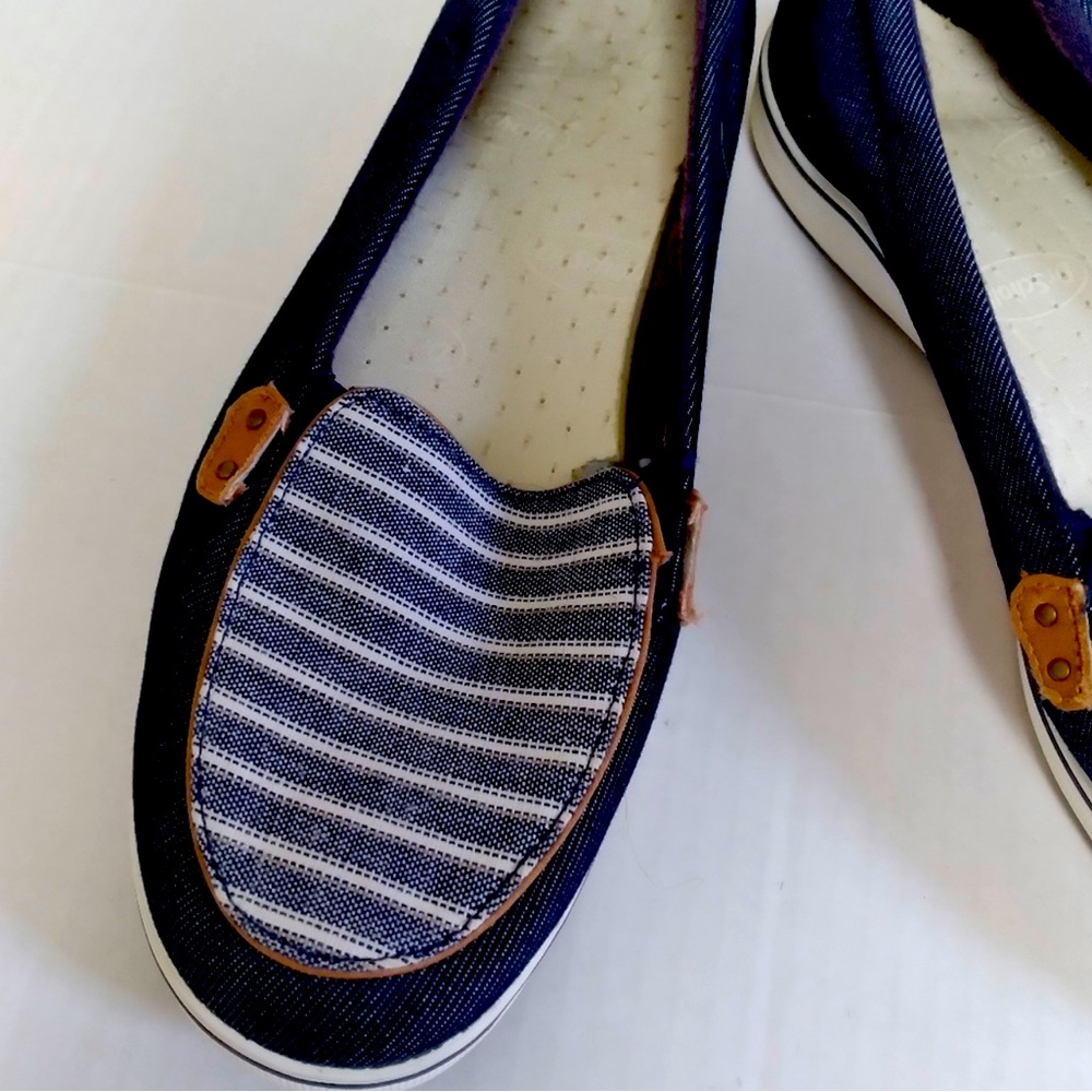 Grasshoppers Blue Striped Slip On Sneakers Size 9 - Picture 2 of 7